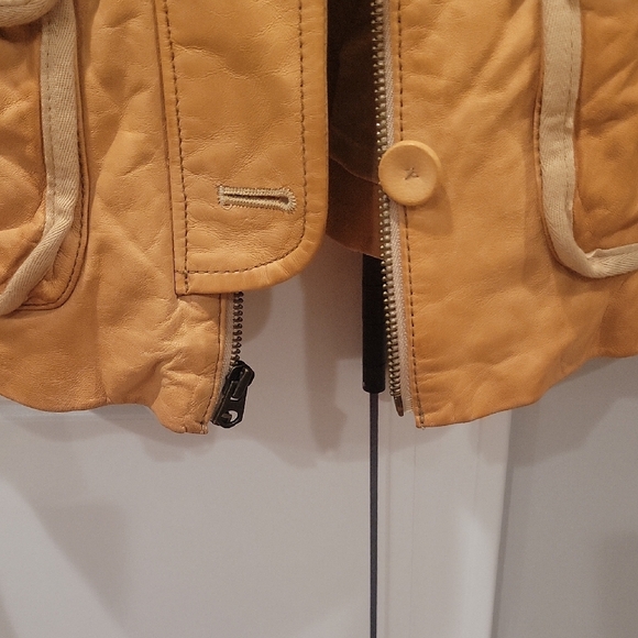 GAP Women's Tan Leather Jacket - Picture 8 of 8
